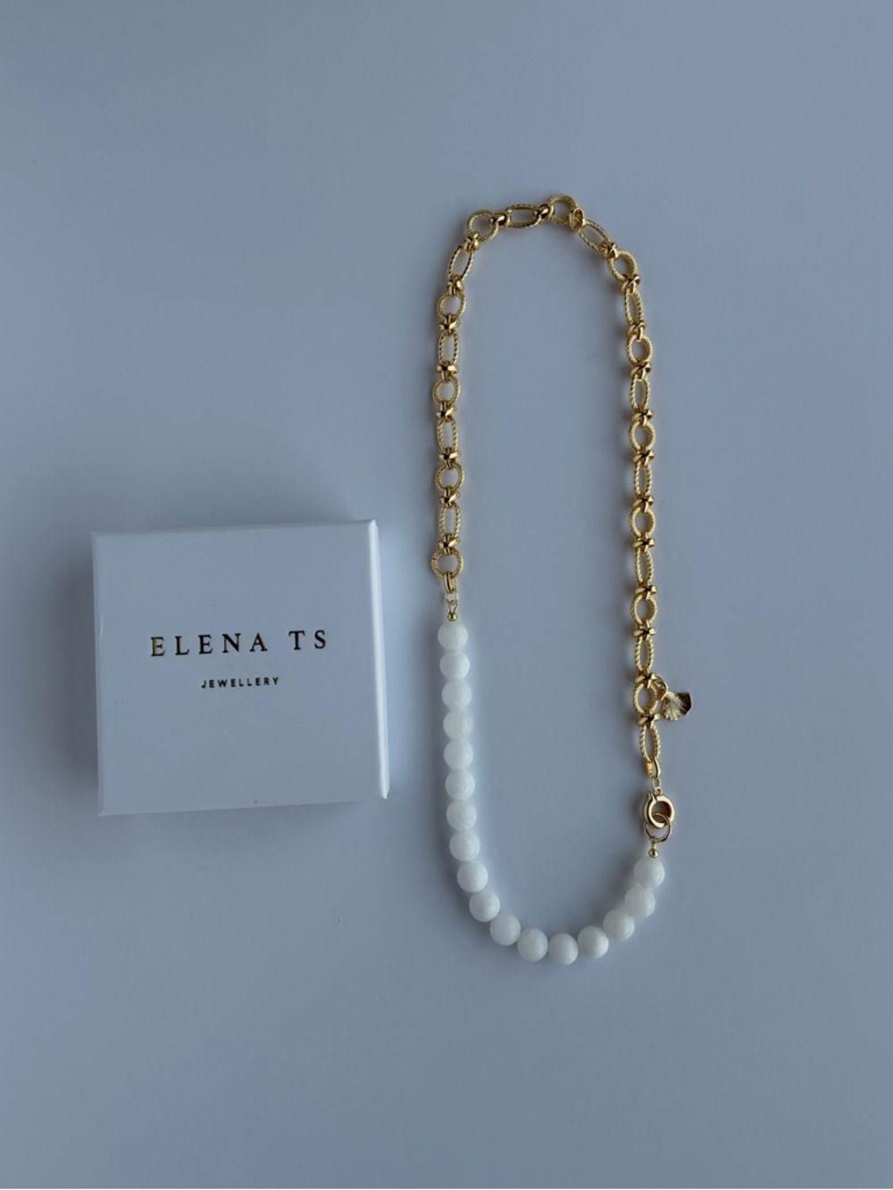 548 White Agate Gold Chain Necklace